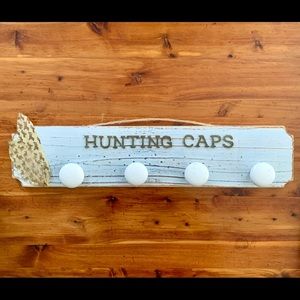 Hunting Cap Hanging Rack